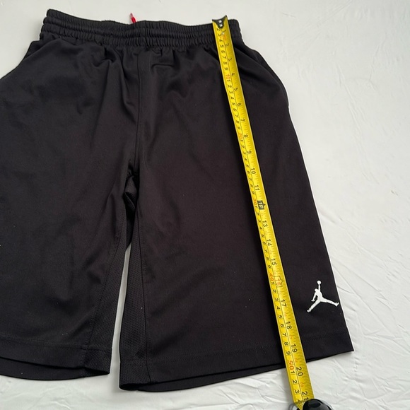 Nike DriFit black basketball athletic shorts - Picture 4 of 7
